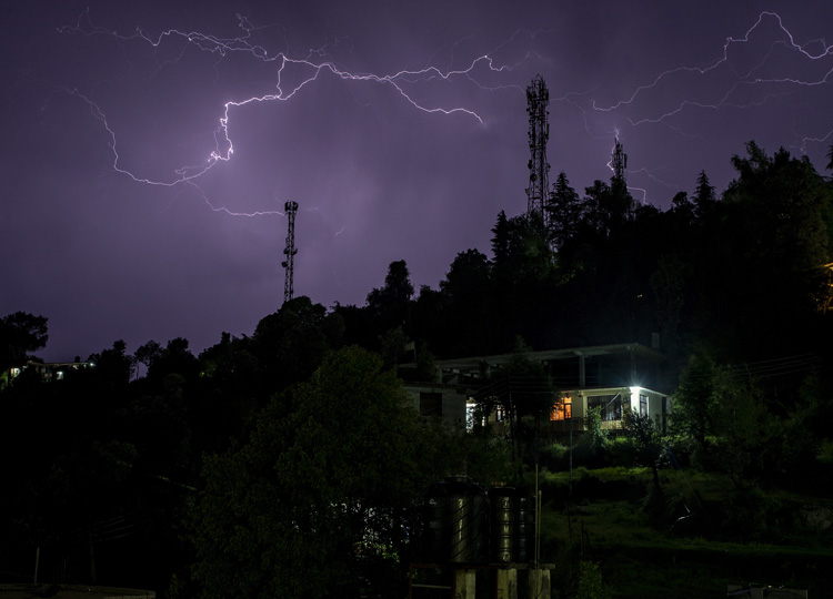 Lightning Strikes Kill Over 100 In Two Indian States As Rainy Season Starts World News ニュースで英語を学べる The Japan Times Alpha オンライン