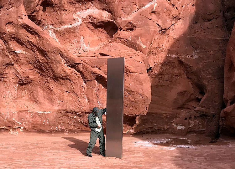 Mysterious Metal Monolith Disappears From Utah Desert After Piquing Global Interest Easy Reading ニュースで英語を学べる The Japan Times Alpha オンライン