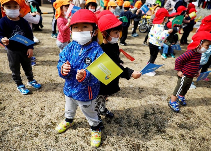 Japan eyes ￥100,000 cash handout for children aged 18 or younger
