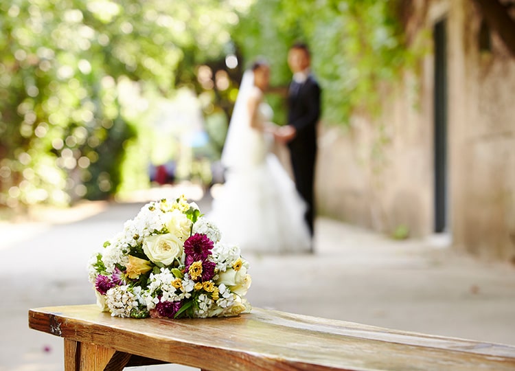 コロナ禍で、新婚夫婦の約6割が挙式しなかったことが今回の調査で明らかになった。