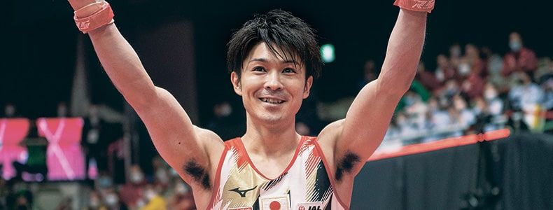 Kohei Uchimura reacts after competing in the horizontal bar event at the men’s team qualification during the Artistic Gymnastics World Championships at the Kitakyushu City Gymnasium in Kitakyushu, Fukuoka Prefecture, on Oct. 20, 2021.