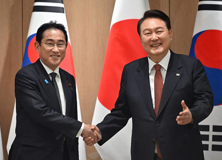 ﻿Kishida and Yoon hail improved ties as ‘shuttle diplomacy’ resumes