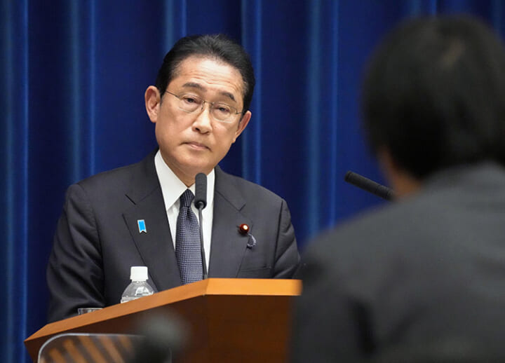 ﻿Kishida confirms plan to merge My Number ID cards with health insurance cards