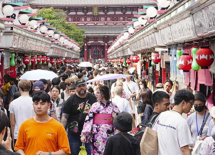 ﻿China lifts pandemic-era ban on group tours to Japan, 77 other countries