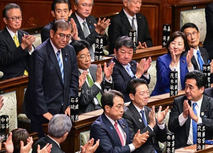 ﻿Ishiba holds on to PM role as tricky parliamentary session looms