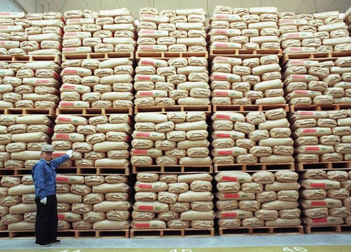 Government to start releasing stockpile rice in March